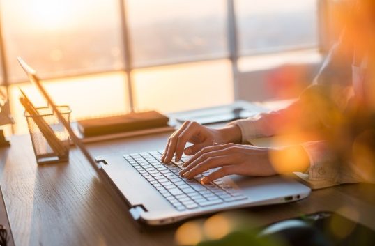 J'ai 20 ans d'expérience professionnelle d'assistante